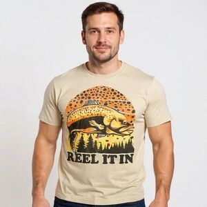 Mad Engine “Reel It In” Fishing Graphic Tee Cream Men’s Sz LT